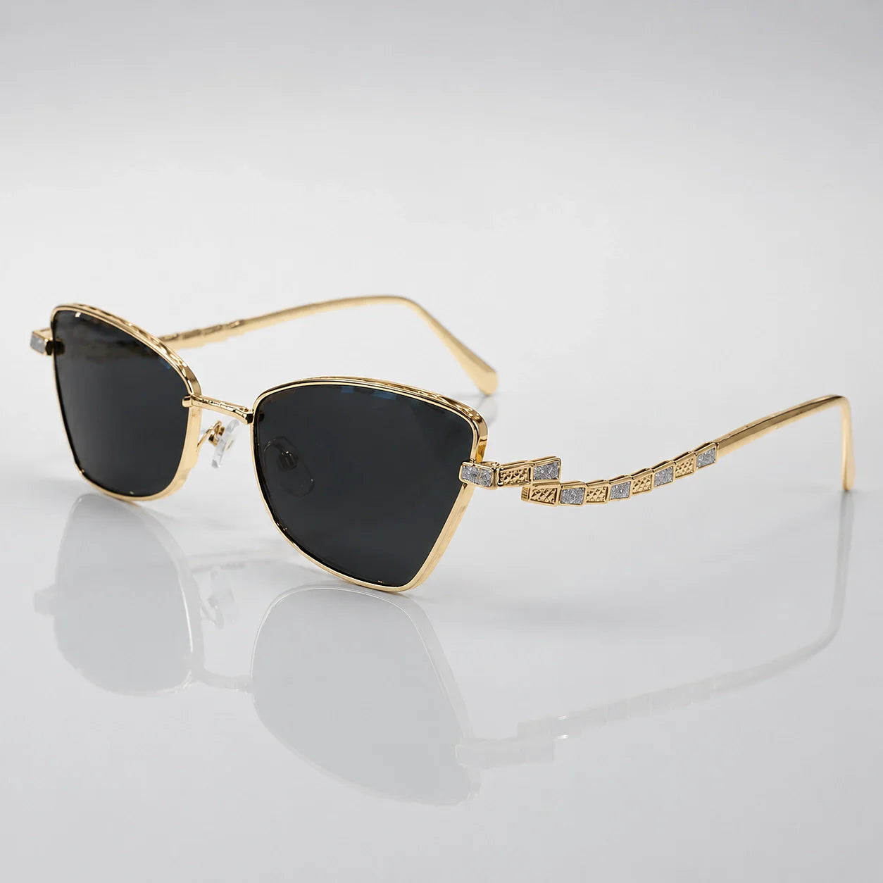 Quelsa Cat Eye Sunglasses