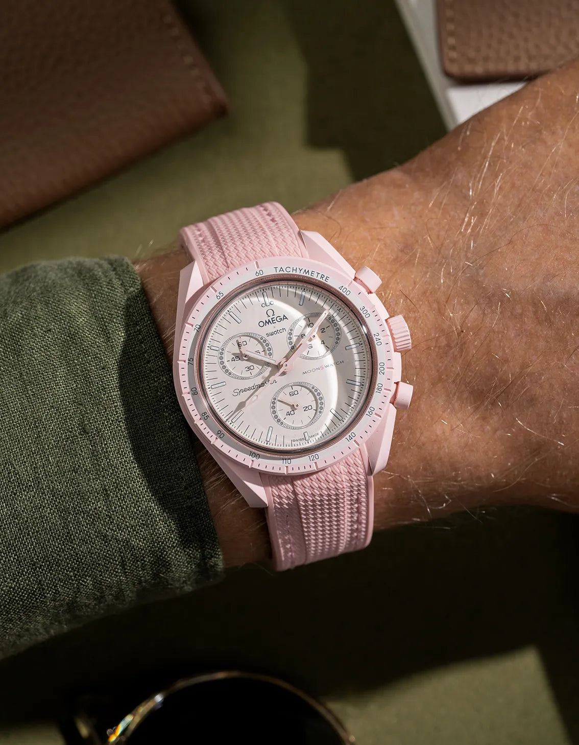Curved Vertch Rubber Strap - Pink